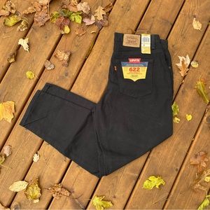 Black 622 Levi’s barrel jeans. New with Tags. Petite tapered fit.